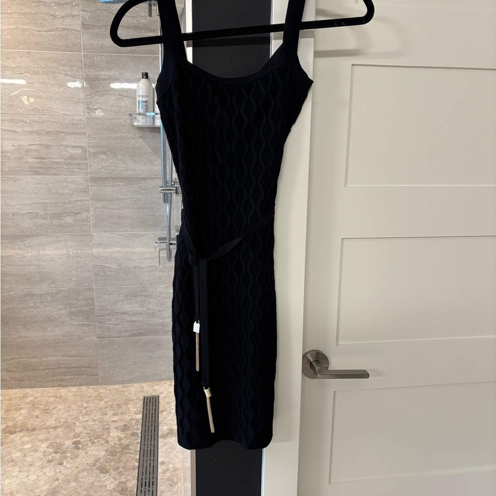 (Never worn) guess body con dress